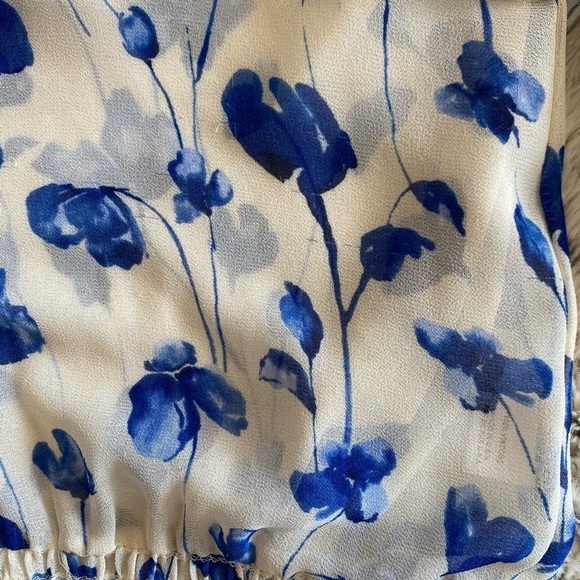 Blue Floral Blouse MISA Los Angeles Vyvienne Floral Tie-Neck Blouson Top small - Picture 14 of 14